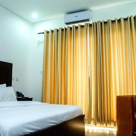 Hotel Capitol Ikeja Exterior foto