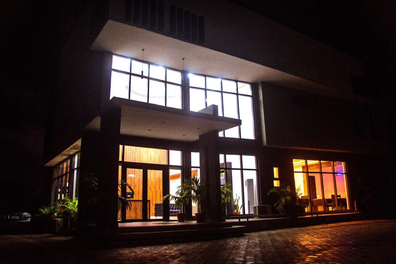 Hotel Capitol Ikeja Exterior foto